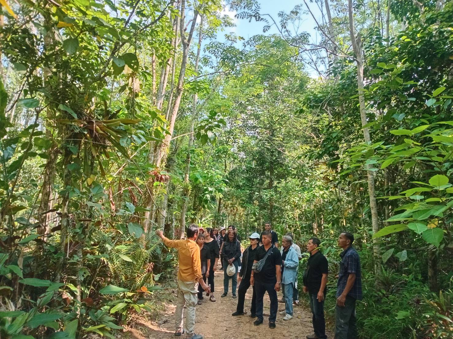 title - ส.ป.ก.ตรัง ดำเนินการจัดอบรม/ศึกษาดูงาน หลักสูตร ระบบการผลิตเกษตรกรรมยั่งยืน  ภายใต้โครงการพัฒนาเกษตรกรรมยั่งยืน กิจกรรมพัฒนาเกษตรกรรมยั่งยืนในเขตปฏิรูปที่ดินจังหวัดตรัง ปีงบประมาณ พ.ศ. ๒๕๖๙